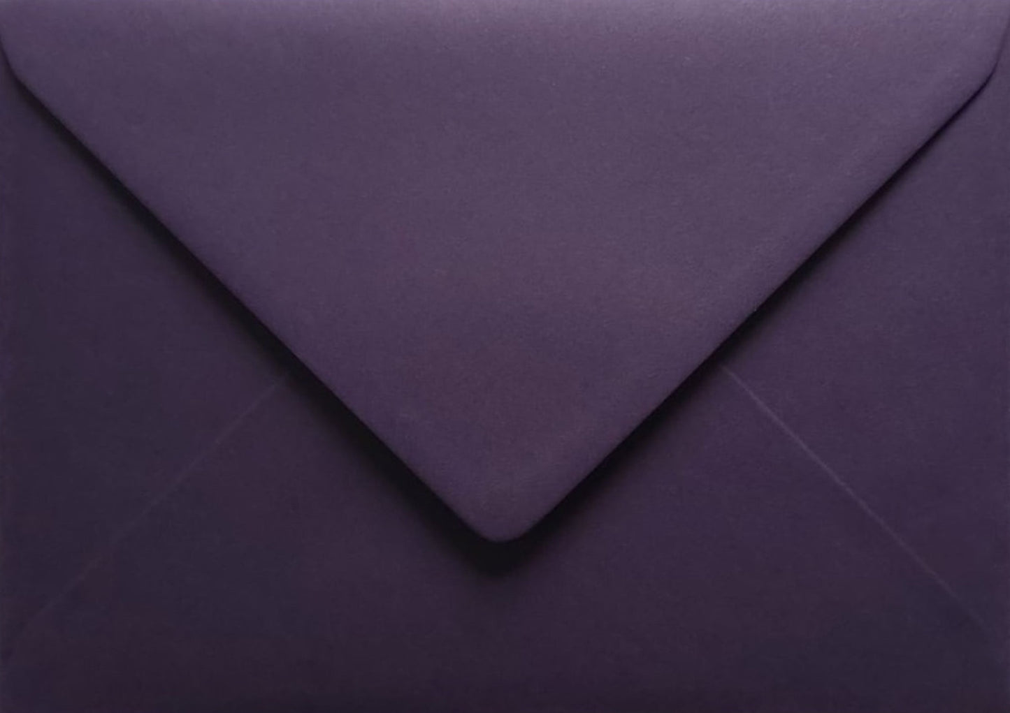 5" x 7" Envelopes. 30 Pack - 10 Aubergine, 10 Ivory Cream,10 Gold. 133mm x 184mm Gummed. Perfect for Christmas Cards. Pack of Coloured Envelopes