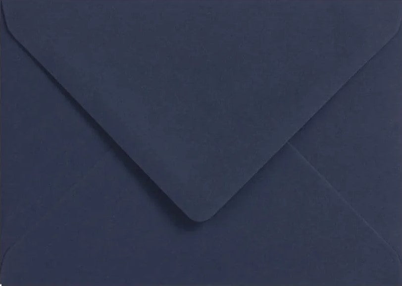 5" x 7" Envelopes. 30 Pack - 10 Navy Blue, 10 Silver,10 White. 133mm x 184mm Gummed. Perfect for Christmas Cards. Pack of Coloured Envelopes